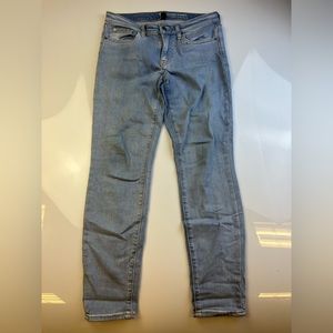 Gap Light wash blue jeans r76-18